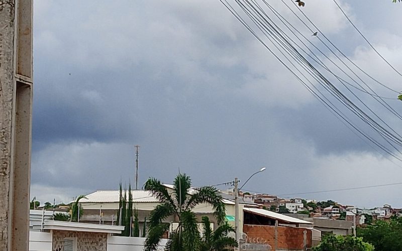 Alerta Laranja do INMET: Brumado Sob Risco de Chuvas Intensas