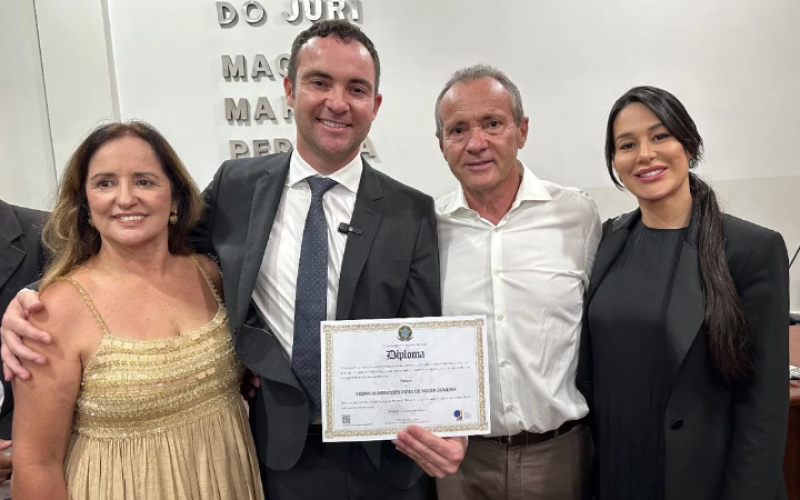 Fabrício Abrantes é diplomado prefeito de Brumado e reafirma compromisso com a população